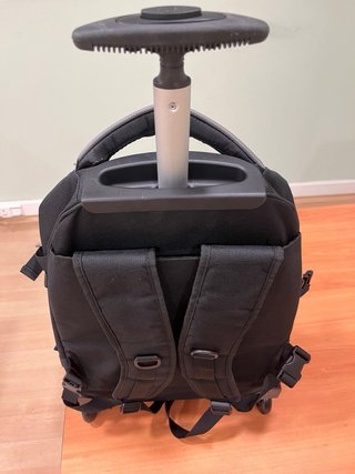 Mochila con ruedas Suisse- marca de prestigio.