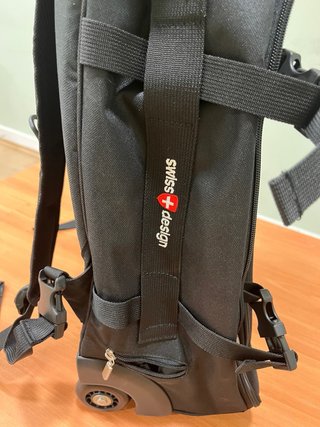 Mochila con ruedas Suisse- marca de prestigio.