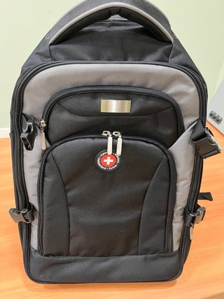 Mochila con ruedas Suisse- marca de prestigio.