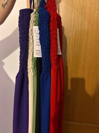 Vestidos de todos los colores talla única 9€ cada