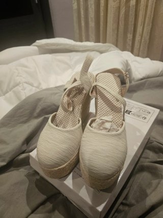 Cuñas de esparto beige
