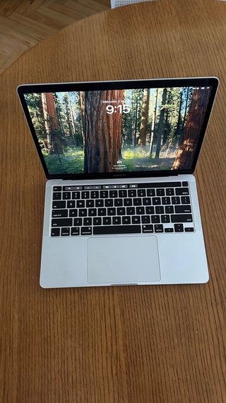 MacBook Pro 13 Intel i5 2020 precio negociable