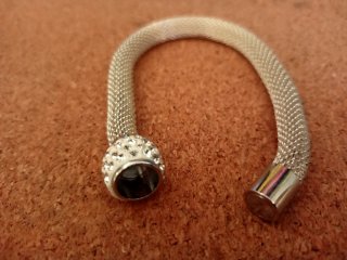 Bracciale maglia metallica con strass