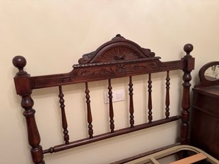 Cama antigua madera maciza con cabecero