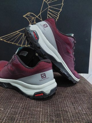 Zapatillas Salomon Outline Mujer Morado/Gris