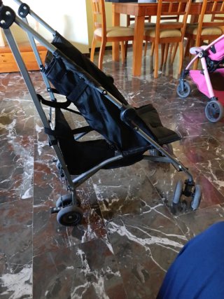 Silla de paseo plegable negra