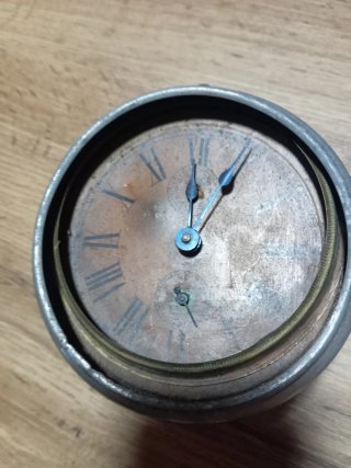 Reloj de sobremesa antiguo para restaurar