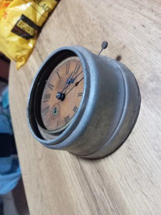 Reloj de sobremesa antiguo para restaurar