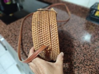 Bolso redondo de mimbre