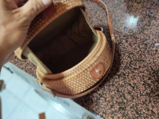 Bolso redondo de mimbre