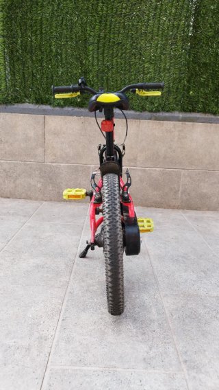 Bicicleta infantil.