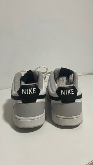 Zapatillas Nike Court Vision Blanco y Gris