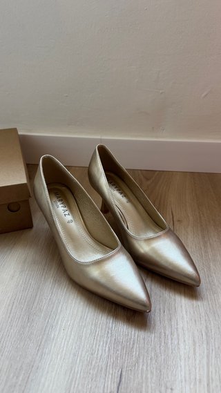 Zapatos de tacón dorados MARYPAZ talla 40