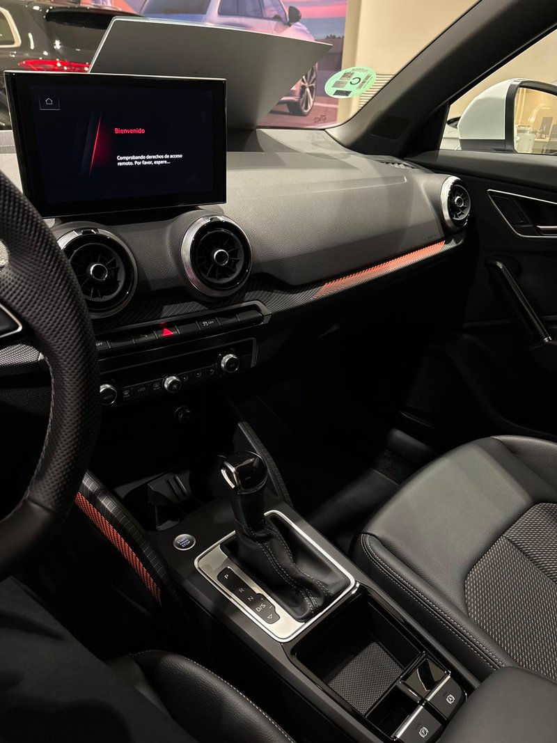 Audi Q2 2025, foto 8