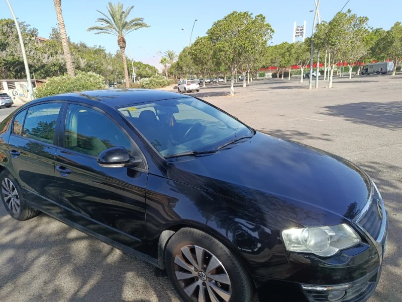 Volkswagen Passat 2010 - foto 1