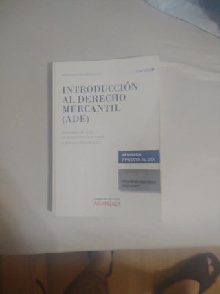 Introducción al derecho mercantil (ADE)