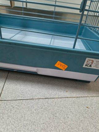 Dos jaulas para pájaros azul prácticamente nuevas