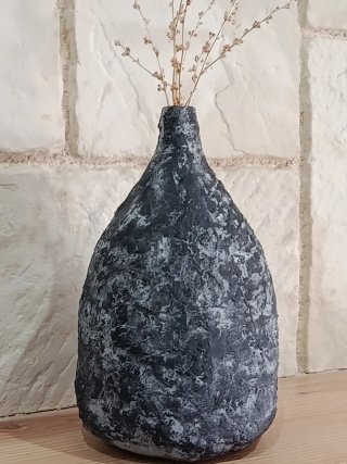 Jarrón de cerámica hecho a mano