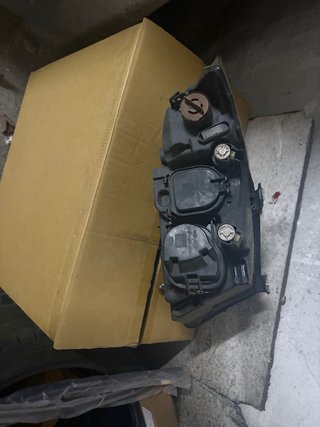 Faros BMW Serie 3 E90 2006 Originales