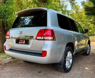 Toyota Land Cruiser 200 2008