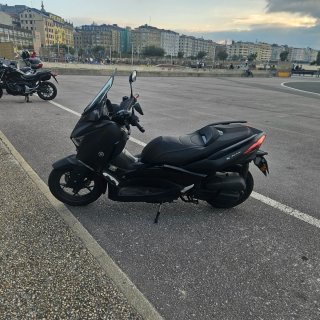 Yamaha X-MAX TECH 125cc Negra