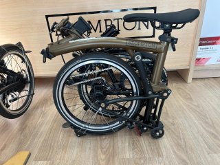Brompton P Line 4v (2024). Manillar M