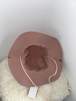 Gorro Carhartt Rosa y Rojo