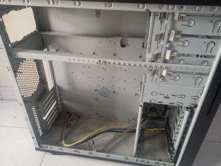 Caja PC Chieftec Negra