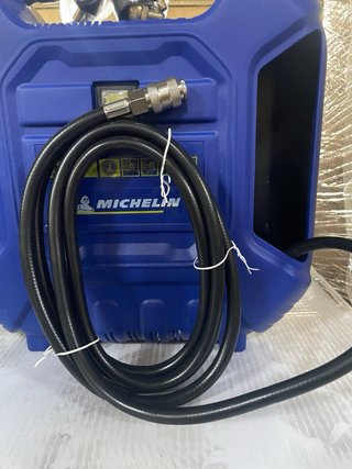 COMPRESOR MICHELIN MALETIN MB1 + 11 ACCESORIOS