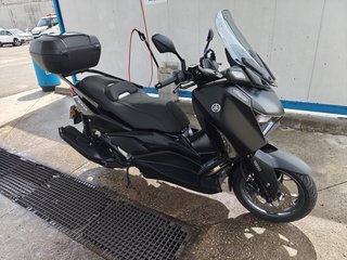 Yamaha XMAX Negra Maxi-Scooter
