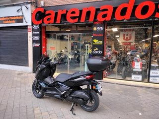 Yamaha XMAX Negra Maxi-Scooter
