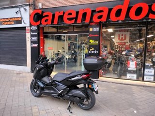 Yamaha XMAX Negra Maxi-Scooter