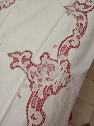 Colcha lino y encaje veneciano bordado a mano
