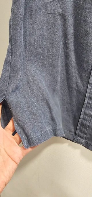 Blusa sin mangas de lino azul desgastado