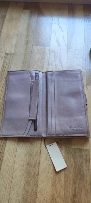 Monedero de piel lila