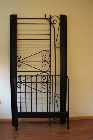 Cama Ikea Metal com Estrado e Colchão