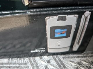 Teléfono Motorola RAZR V3 Negro/Plateado