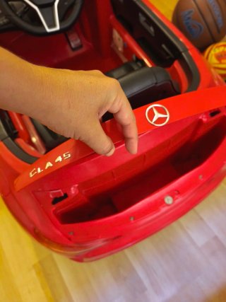 Coche infantil a batería rojo