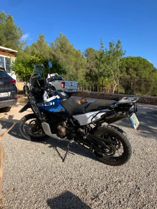 Husqvarna 901 expedition Adventure Moto