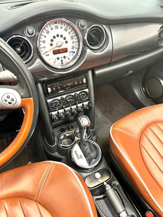 MINI Cooper Cabrio 1.6 Sidewalk
