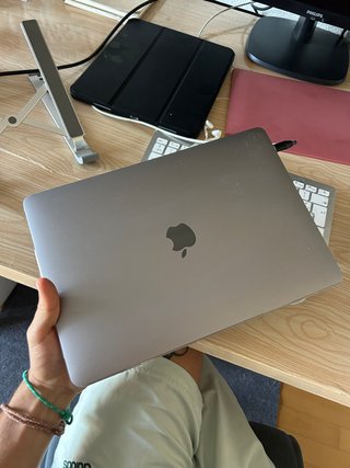 MacBook Pro 13" (2018) Touch Bar Gris