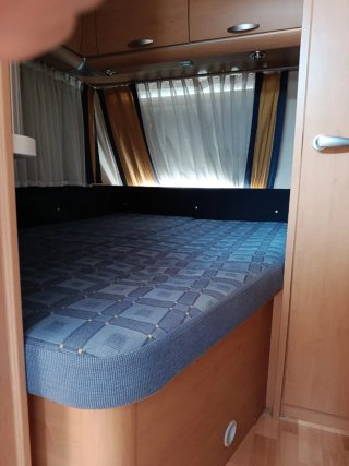 KNAUS SUNWIND 450 FU 2006