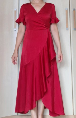 Vestido rojo largo con volantes