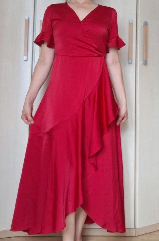 Vestido rojo largo con volantes