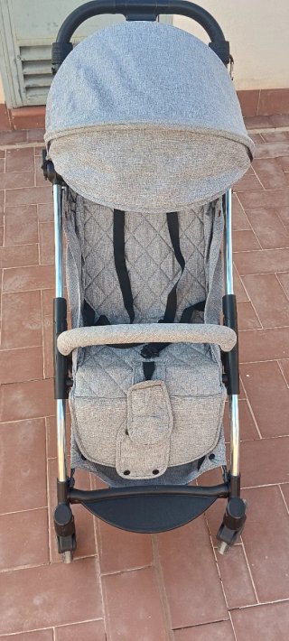 Silla ligera Kikkaboo gris
