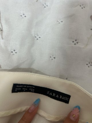 Falda elegante blanca