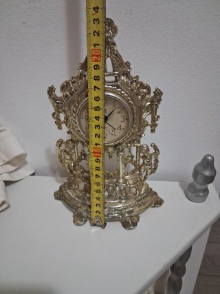 Orologio da tavolo antico in metallo