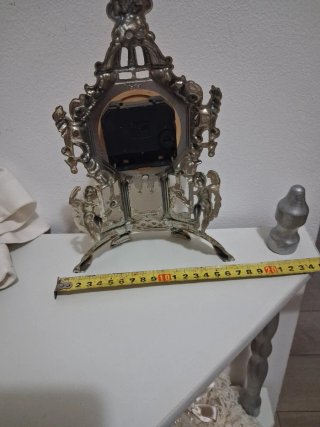 Orologio da tavolo antico in metallo