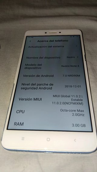 2 móviles (uno azul, uno negro)