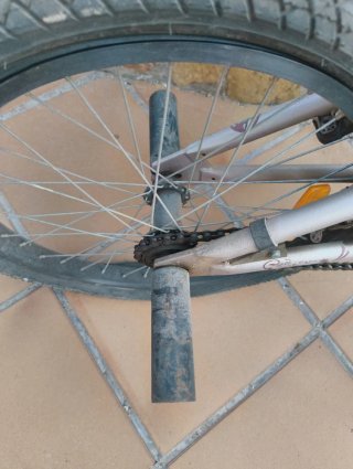 Bicicleta juvenil estilo BMX